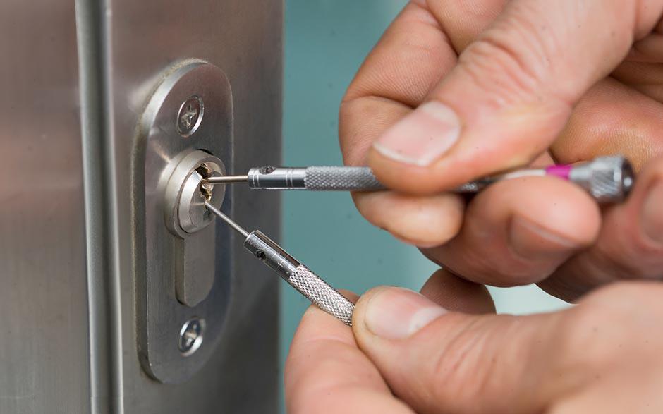 comment ouvrir porte avec clef derriere Fontenay-Trésigny