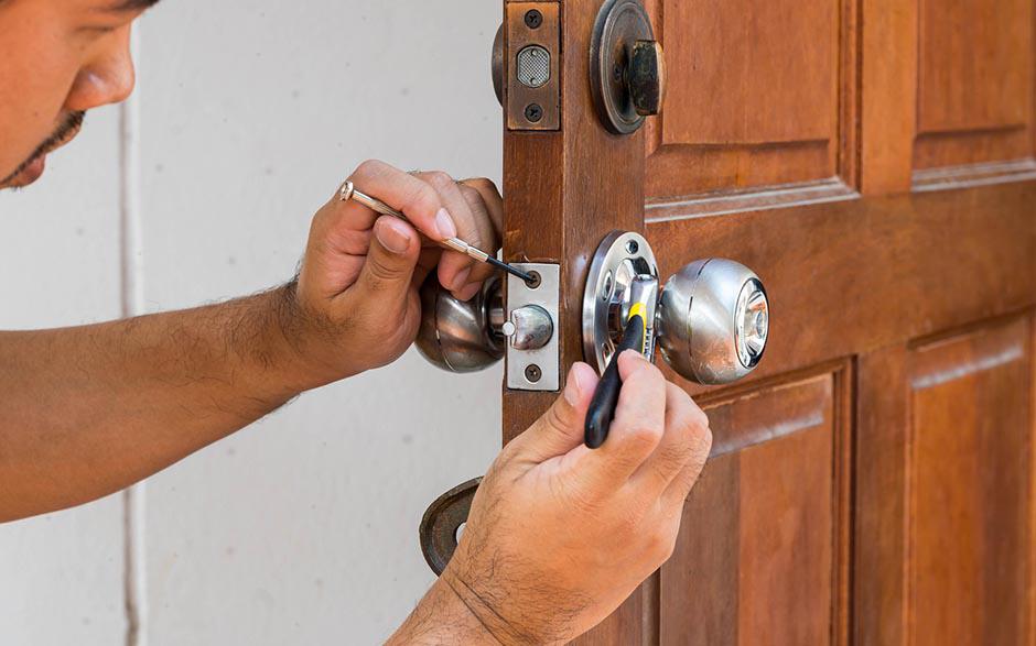 ouvrire une porte sans clé Louveciennes