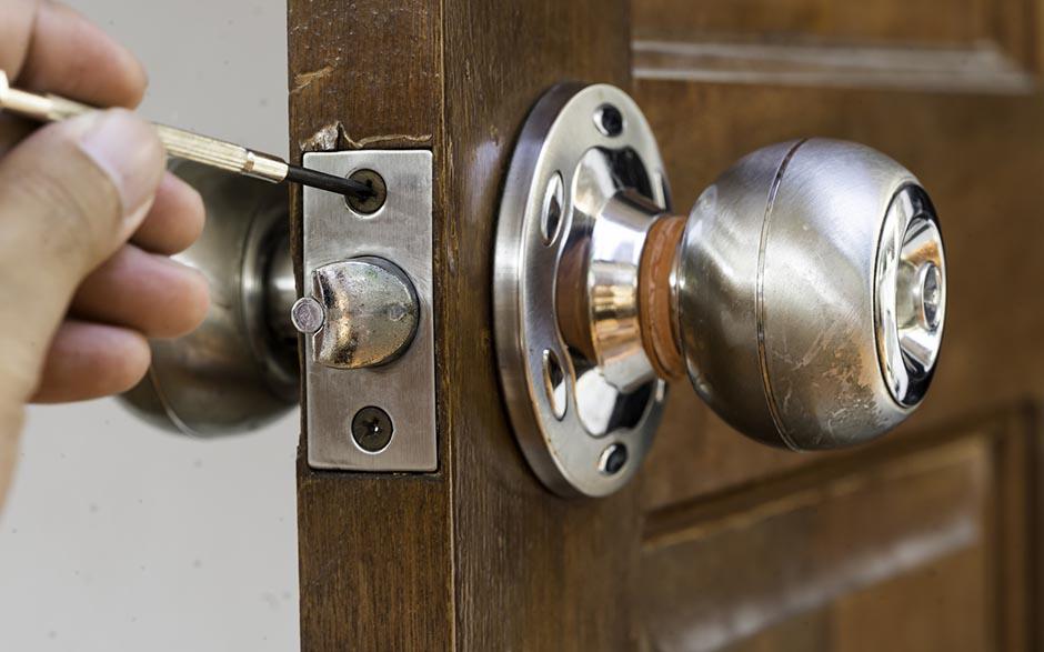 comment ouvrir une porte fermée à clé avec un trombone Vitry-sur-Seine